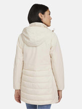 Duga prošivena softshell jakna s odvojivom kapuljačom
