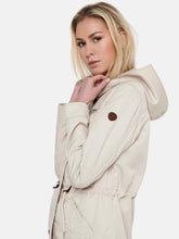 Only ženska bijela jakna s kapuljačom