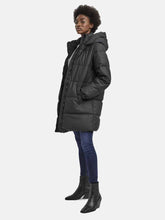 Vero Moda ženska crna jakna s kapuljačom